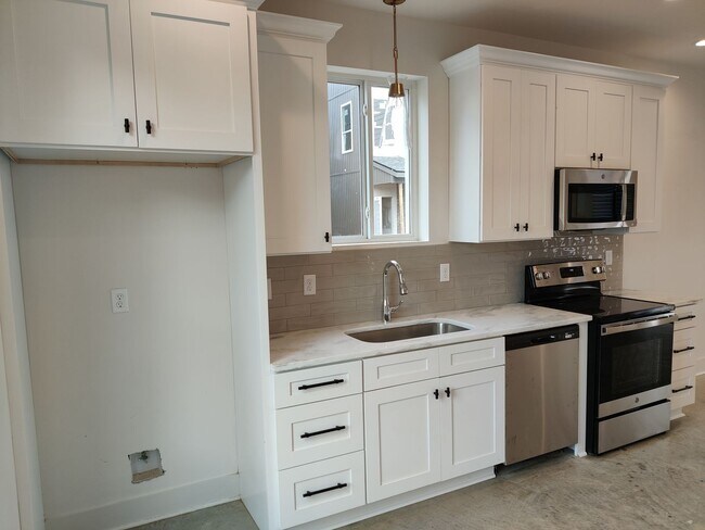 Building Photo - Enclave 1 bed 1 bath