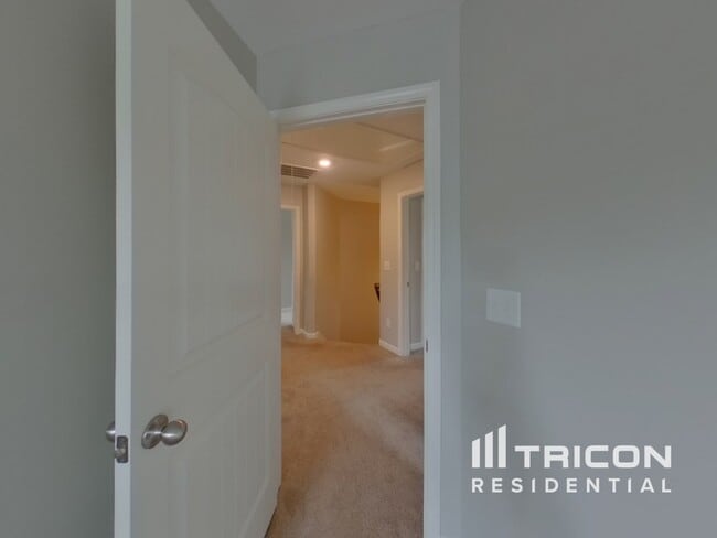 Building Photo - 1058 Brayden Dr