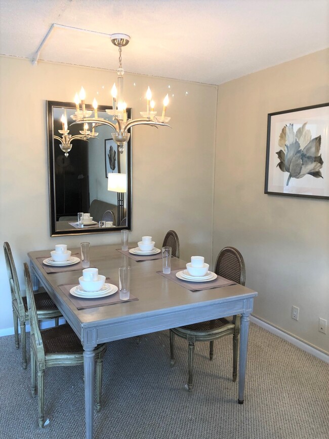 Dining Area - 111 Hamlet Hill Rd