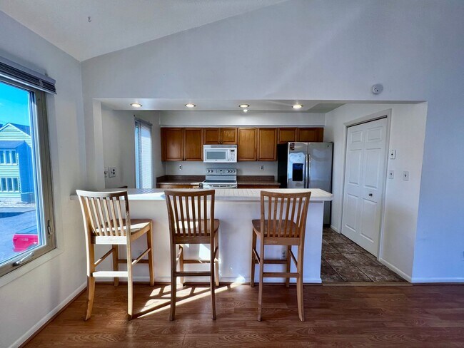 Building Photo - 622 Pinewood Dr
