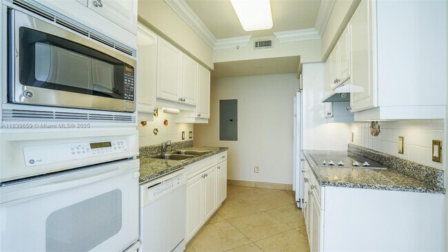 Building Photo - 4779 Collins Ave