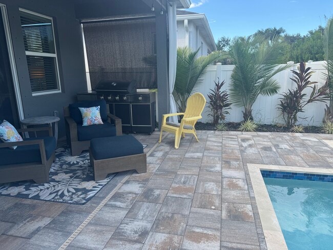 Building Photo - 7315 34th Ct E