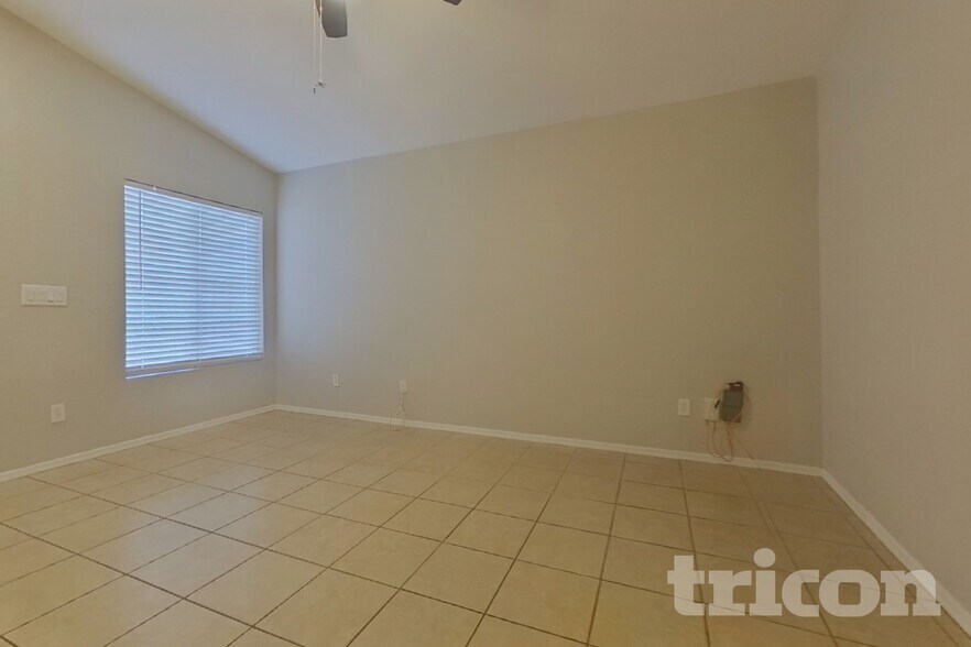 Building Photo - 22371 W Solano Dr