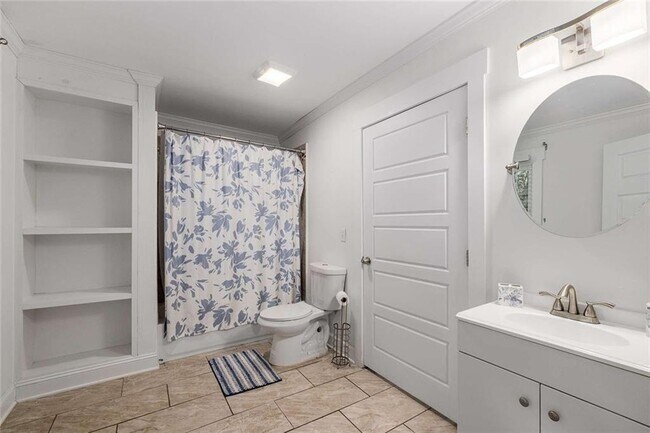 Building Photo - 1134 Knott St SE