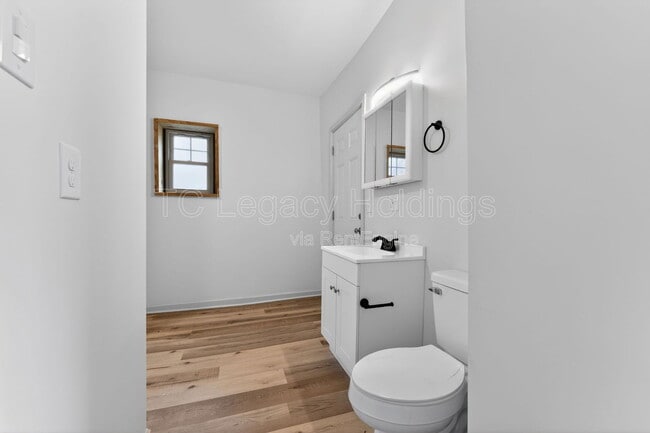 Building Photo - 45 Lincoln St