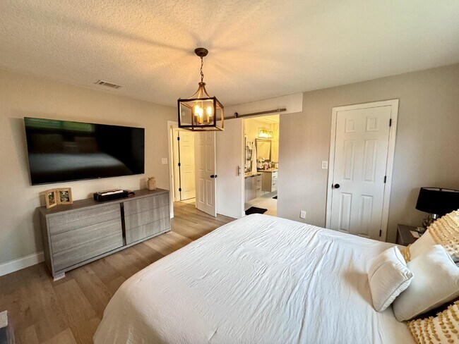 Building Photo - Stylish 3-Bedroom Home with Solar Panels, Modern Upgrades & Pet-Friendly