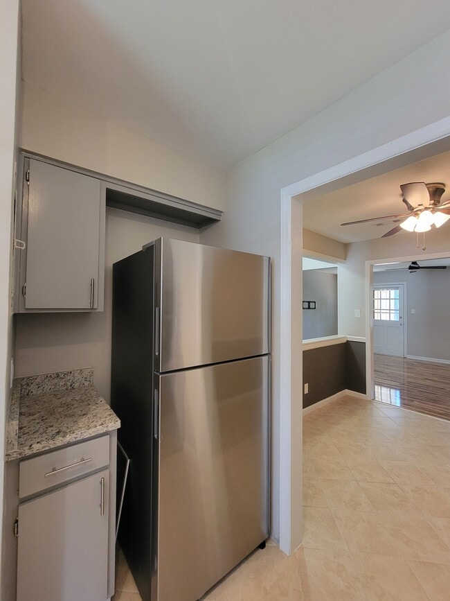 Building Photo - 6303 New Market Way