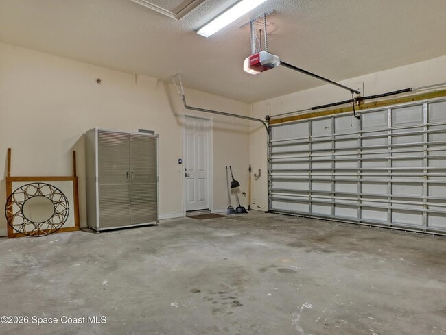 Building Photo - 118 Mediterranean Way