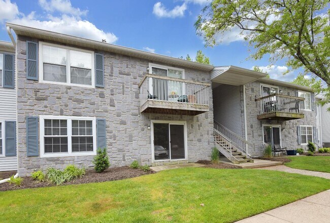 Primary Photo - 11 Coral Tree Ct