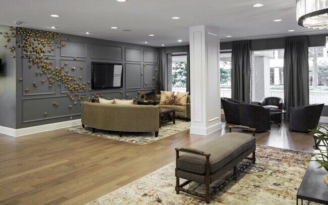 Building Photo - 2111 Richmond Hwy