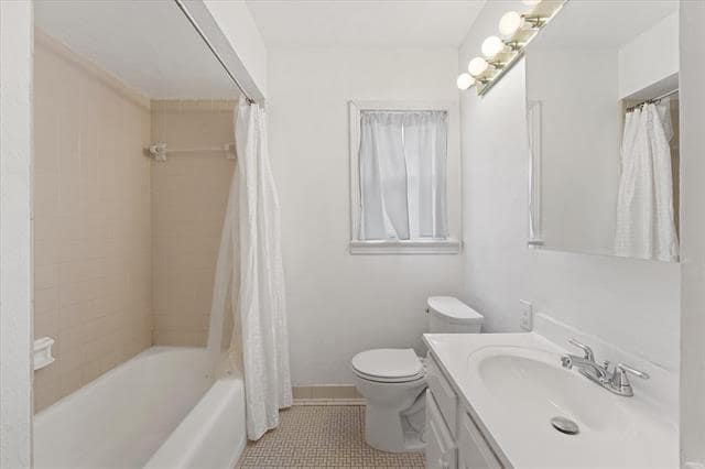 Building Photo - 6341 Bordeaux Ave