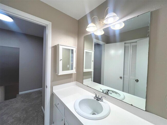 Building Photo - 822 Lake Elbert Ct