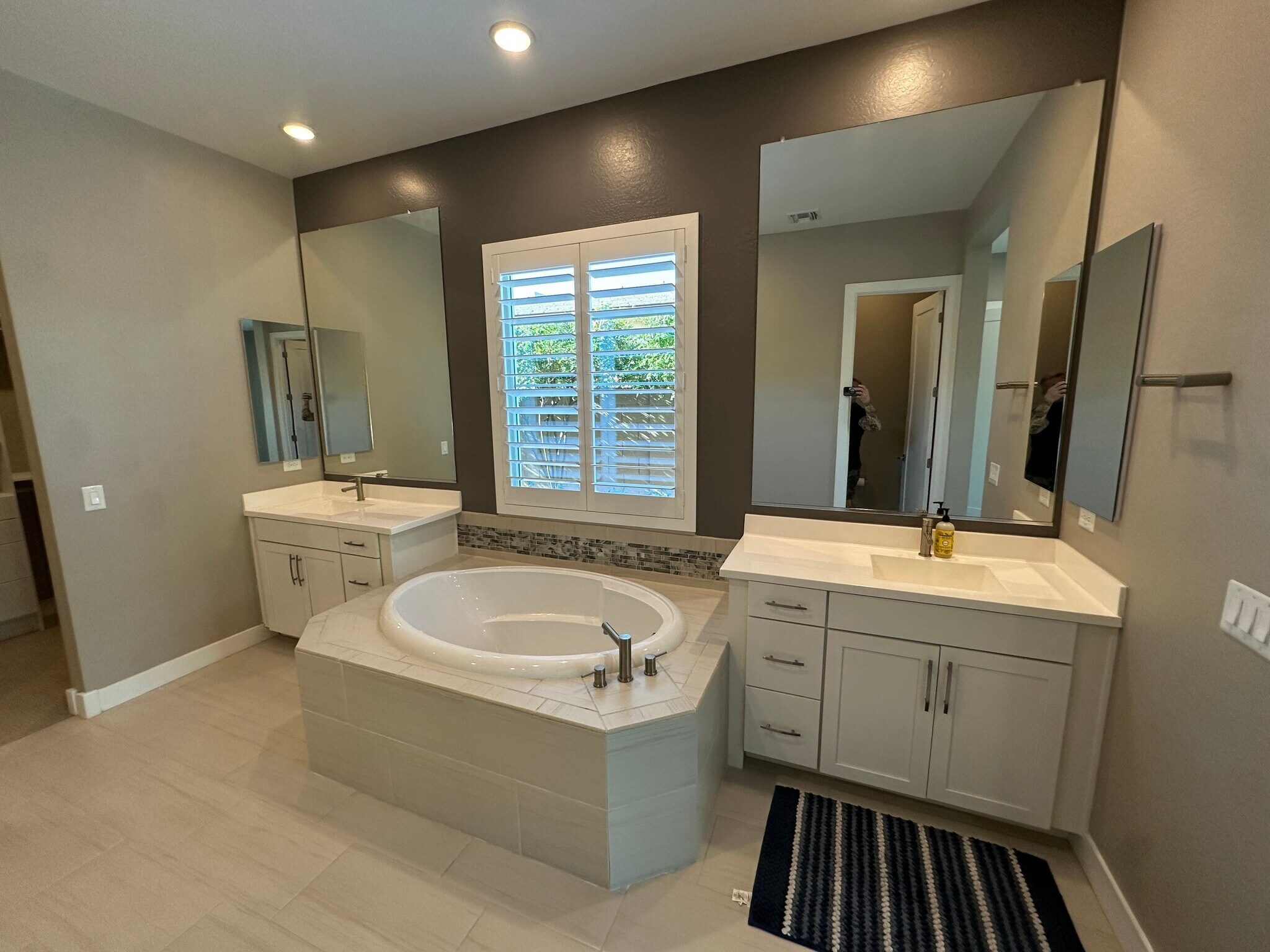 Building Photo - 1140 E Cherrywood Pl