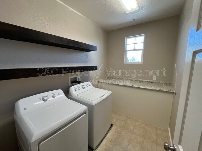 Building Photo - 440 Red Lion Way