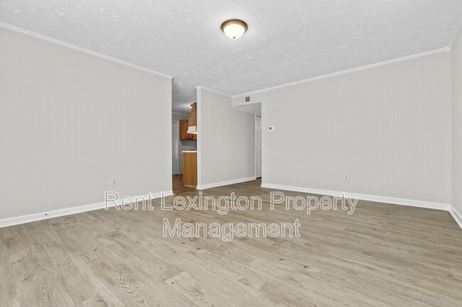 Building Photo - 1707 Sarasota Ct