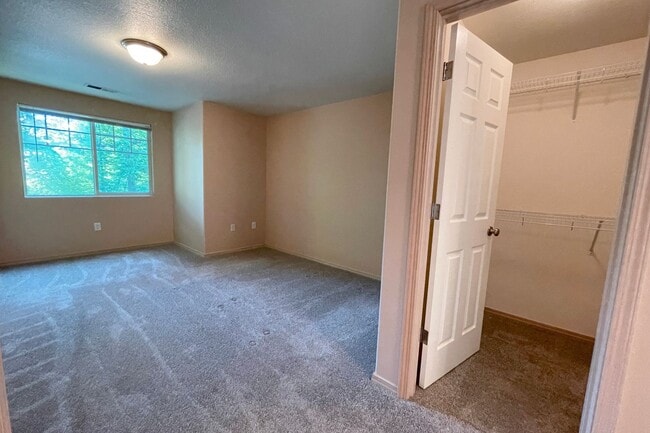 Building Photo - Fantastic Kenton Home with Central A/C, Wa...