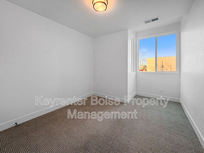 Building Photo - 280 S Filbert Ln