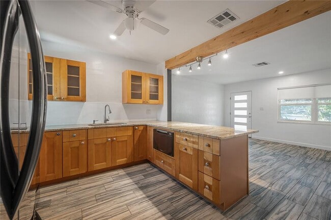 Building Photo - 3811 44th Ave N