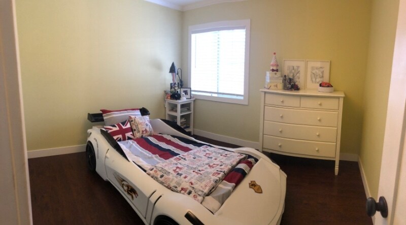 Building Photo - 23330 Victory Blvd