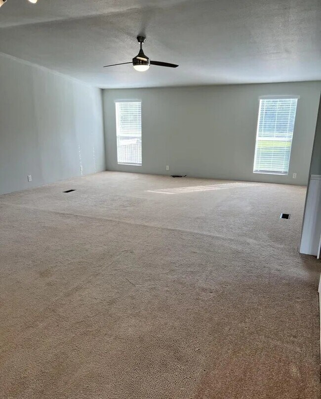 Building Photo - 6254 Shady Creek Dr