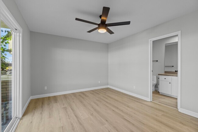 Building Photo - 1950 S Palm Canyon Dr