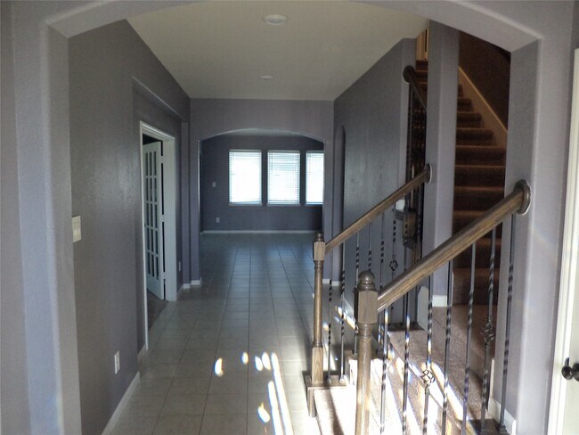 Building Photo - 18669 Blue Spruce Ln