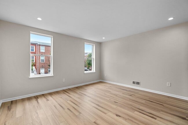 Building Photo - 2202 E Fayette St