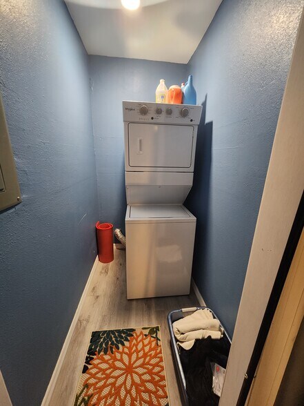 Building Photo - 1002 Brothers Ave.