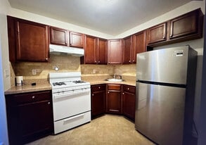 Building Photo - 15 Stalie Ct