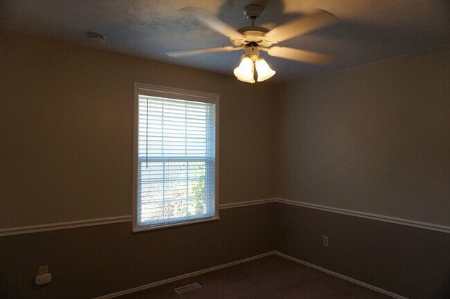 Building Photo - Quiet 5 Bedroom 3 Bath West Jordan Home