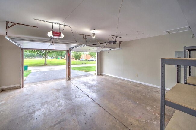 Building Photo - 1111 Plum Grove Cir