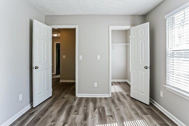 Building Photo - 7144 Springchase Way
