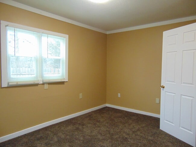 Building Photo - 10904 Tonkel Rd
