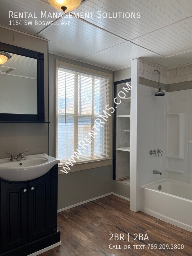 Building Photo - 1184 SW Boswell Ave