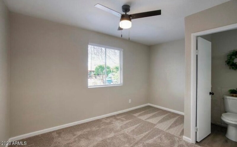 Building Photo - 5530 W La Reata Ave