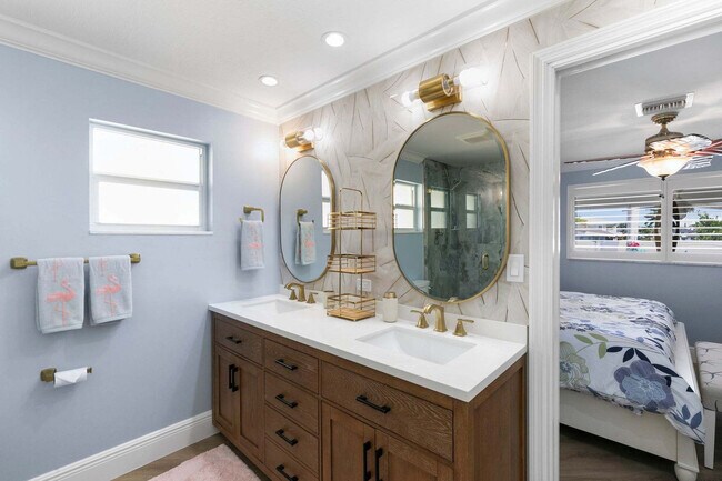 Building Photo - 685 N Barfield Dr