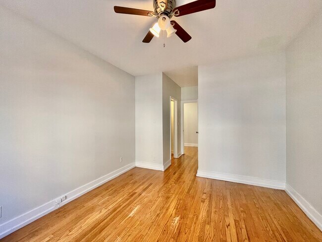 Building Photo - 5461 S Everett Ave