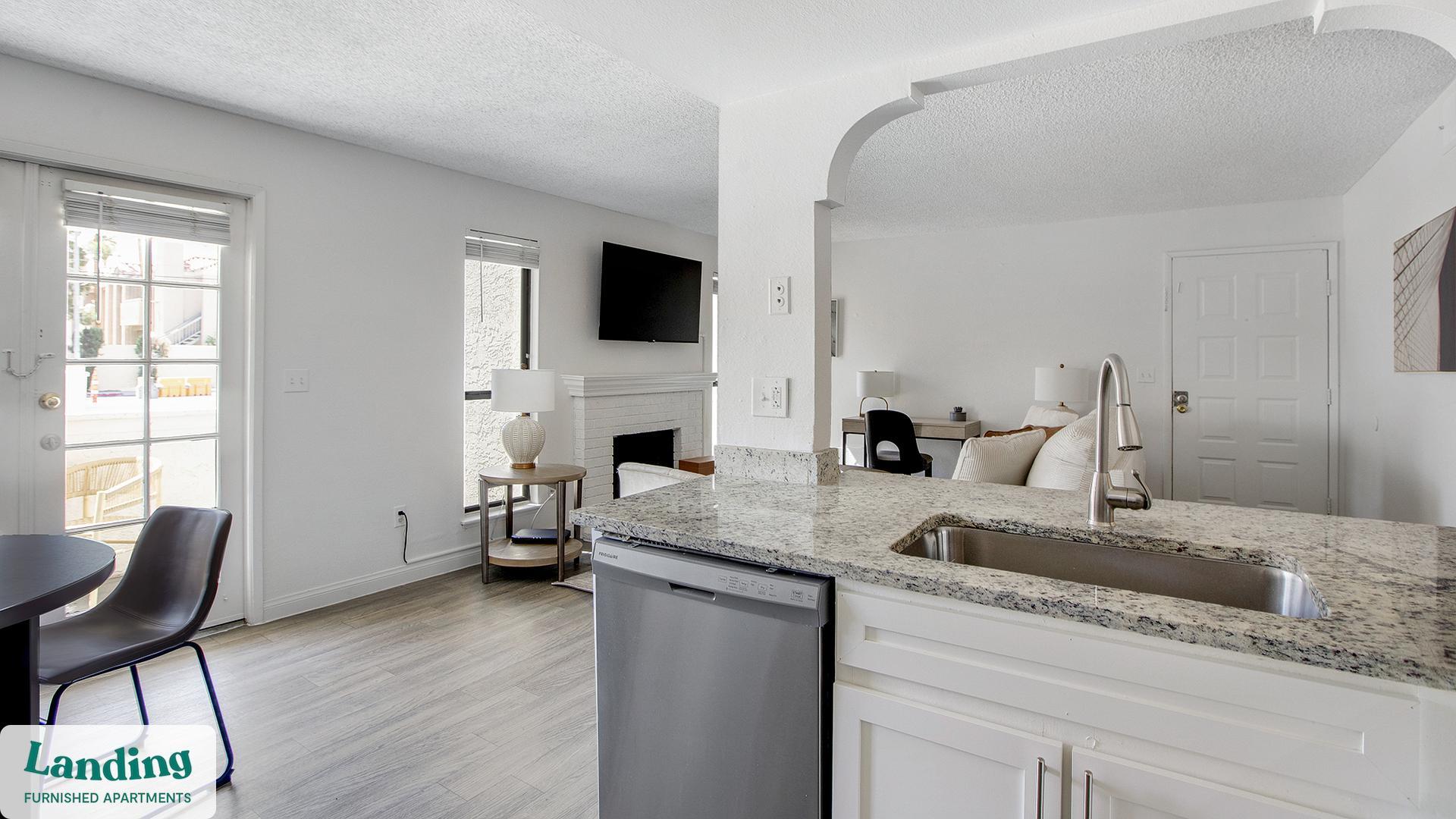 Building Photo - 5272 Tamarus St