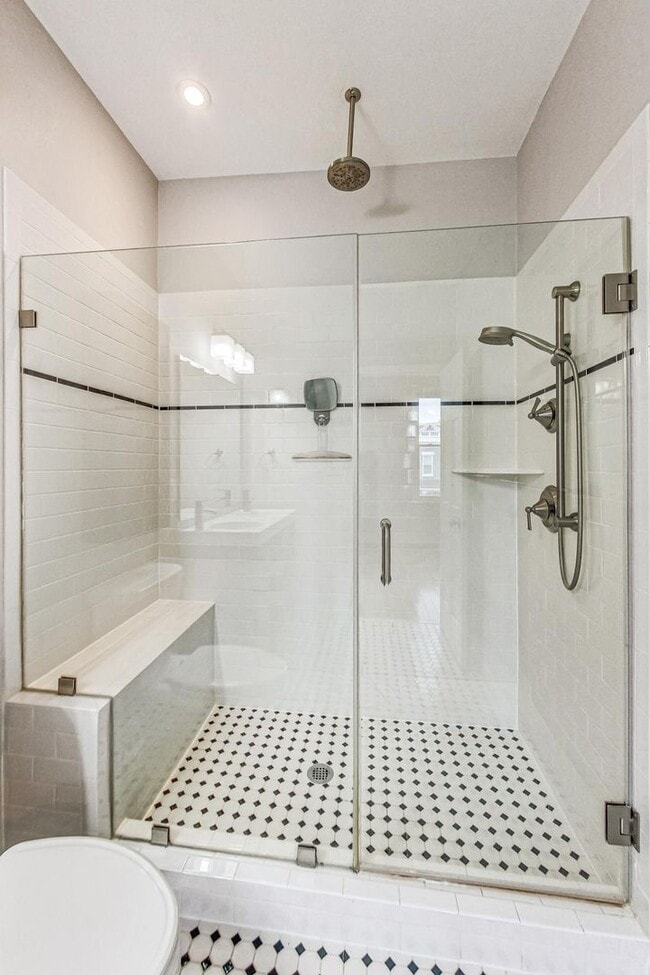 Building Photo - Coming Soon! Gorgeous 4 Bed + 3.5 Ba totally renovated row home in Columbia Heights