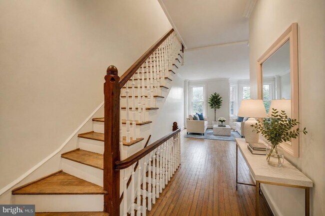 Building Photo - 2209 Washington Cir NW