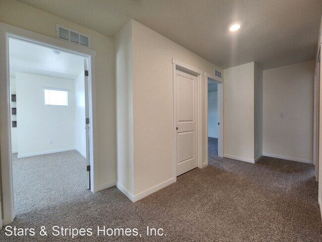 Building Photo - 4 br, 3 bath House - 45802 Red Tail Drive