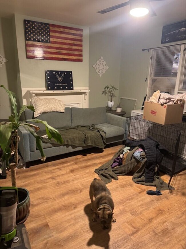 Building Photo - Bright 2 Bedroom Apartment in Duquesne Hei...