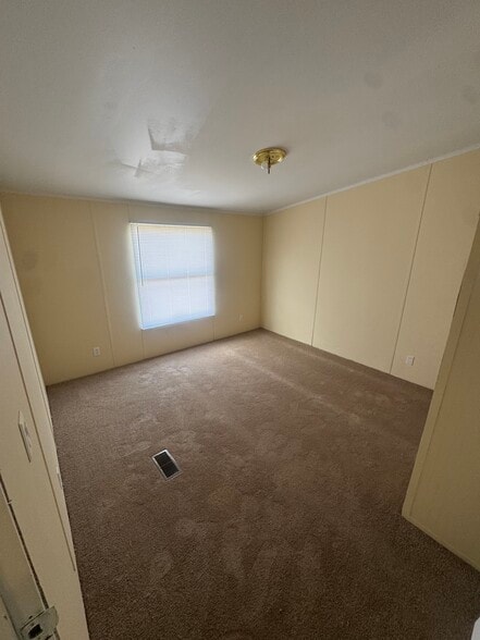 Building Photo - 107 Sweetwater Dr