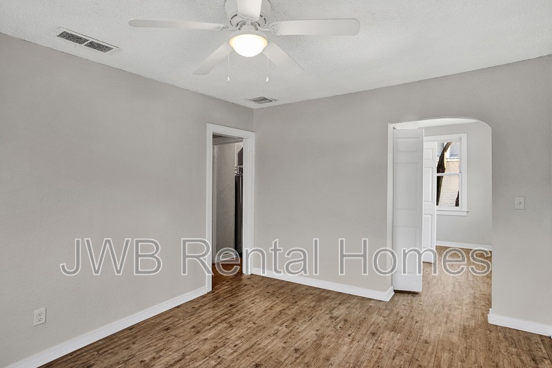 Building Photo - 578 E 58th St