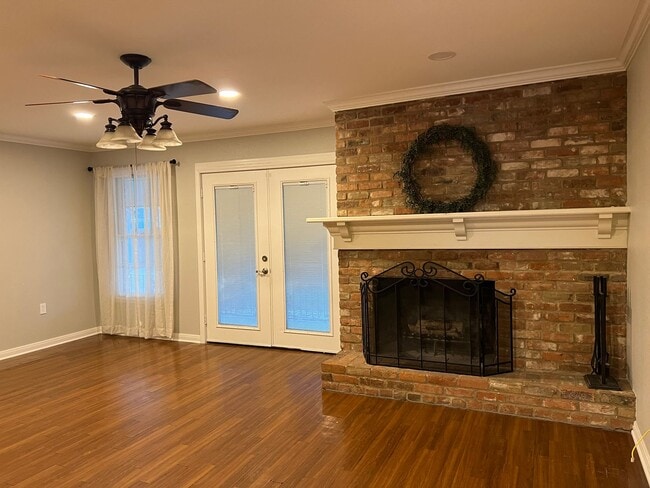 Building Photo - Single Family Home
