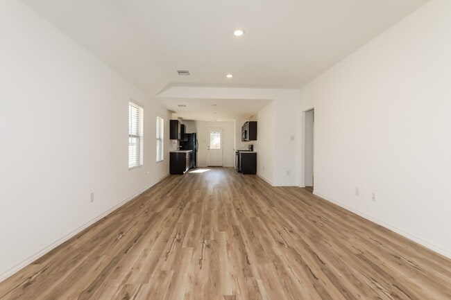 Building Photo - 11139 N Lake Mist Ln