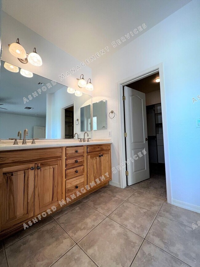 Building Photo - ***MOVE IN SPECIAL***BEAUTIFUL 4 BEDROOM P...