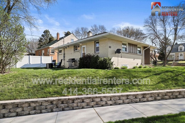 Building Photo - 3615 N 87th St