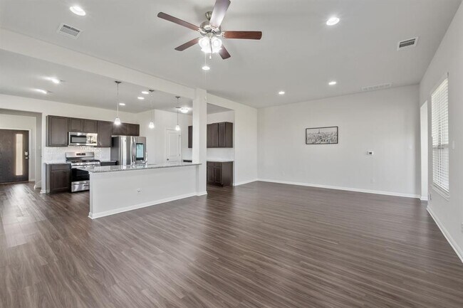 Building Photo - 1720 Navajo Song Ln
