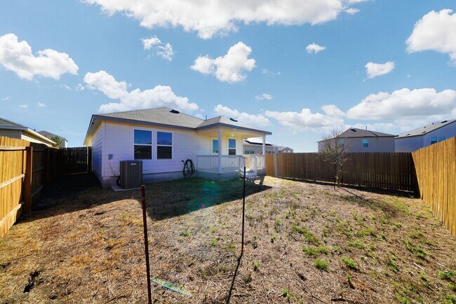 Building Photo - Stylish Move-In Ready Home in Rosillo Ranch, San Antonio, TX - Realtor Commission: $400